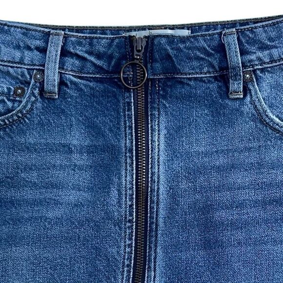 We The Free Denim Mini Skirt Women's Size 27 Blue Front Full Zip Boho Frayed Hem - Picture 3 of 11